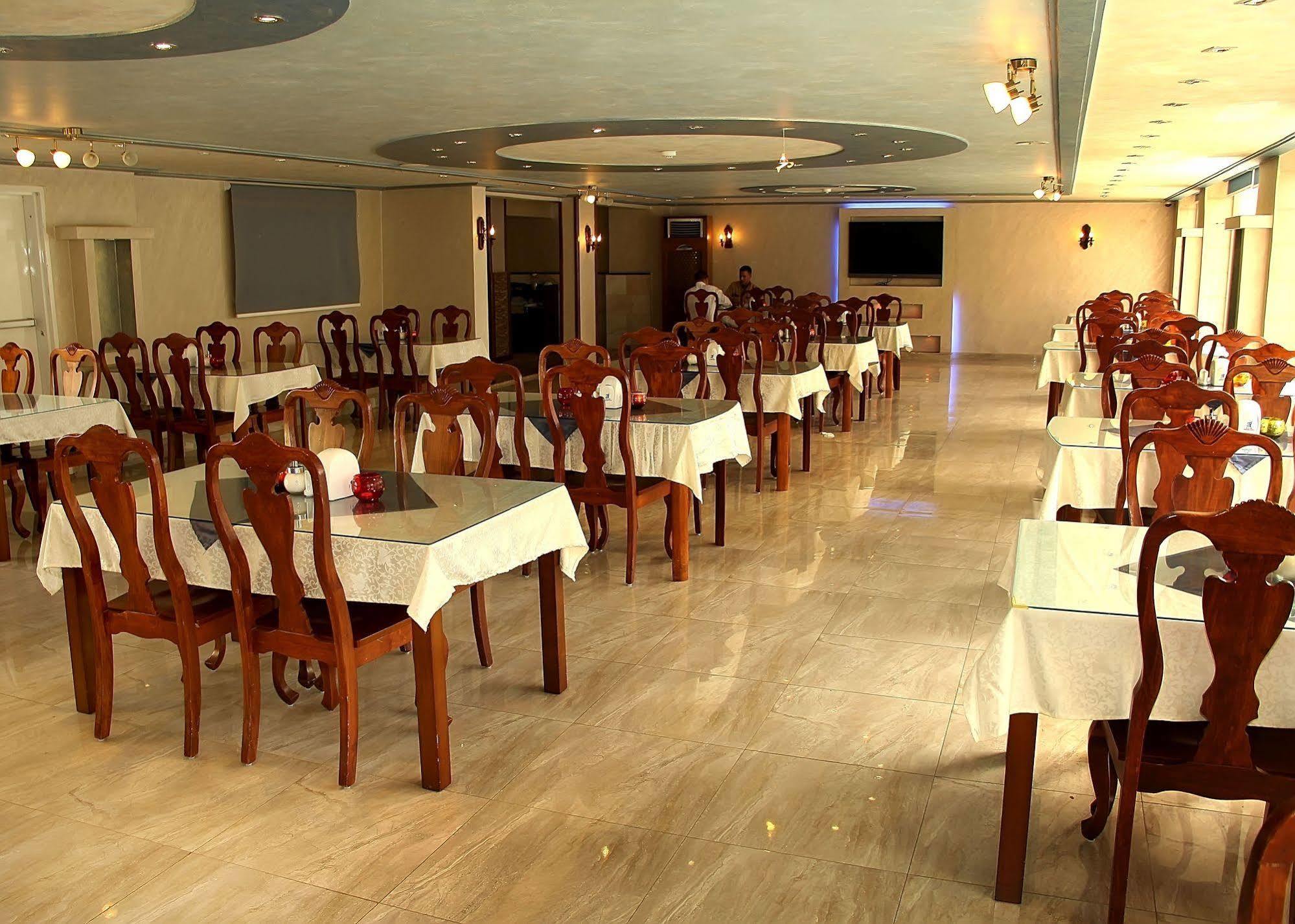 Al Raad Hotel Aqaba Bagian luar foto